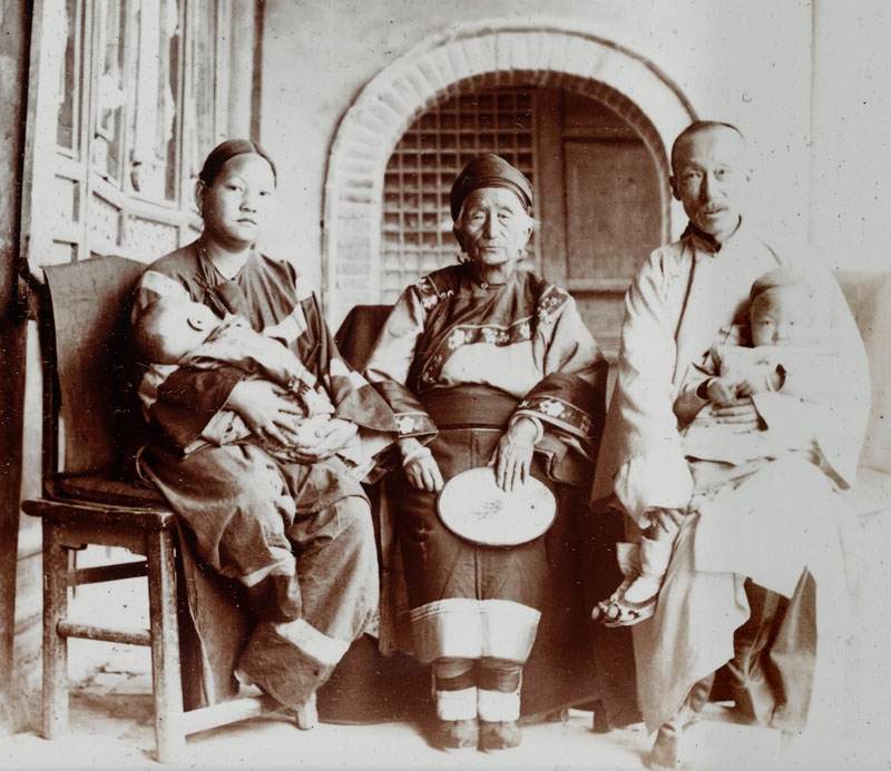 Le magistrat Wang et sa famille.